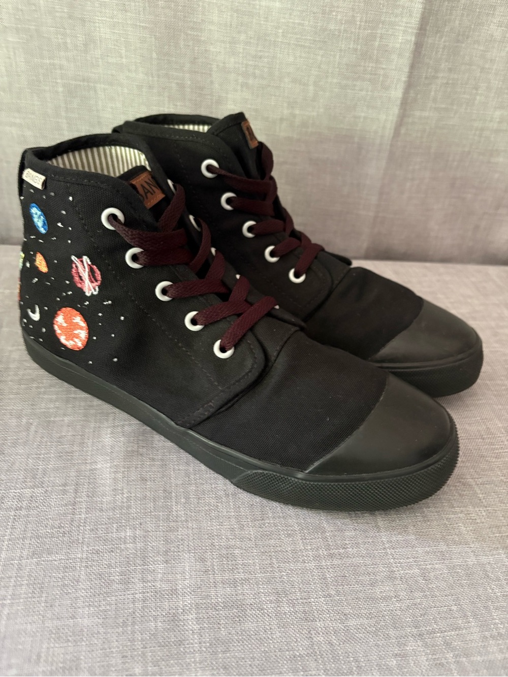 BANGS Universal High Top Sneakers Men’s 7.5 Women’s 9